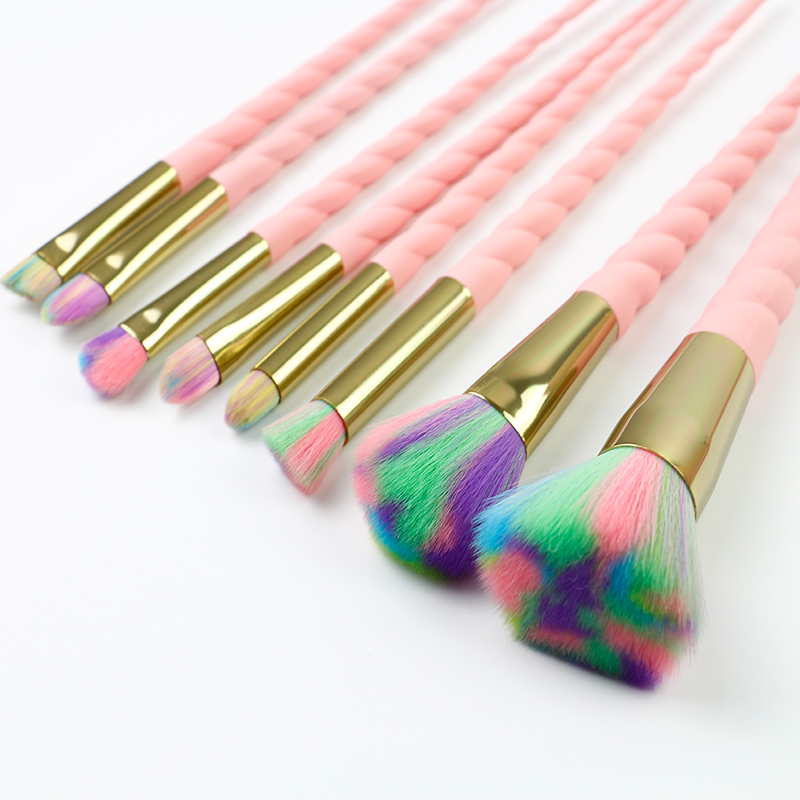 Thick synthetic hair makeup brush