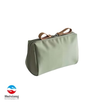 Estético y práctico: bolsa de lápiz labial coreana