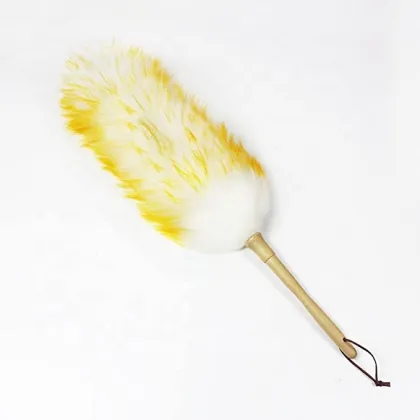 China Factory Direct Sale Natural Feather Wool Duster Wooden Handle Lambswool Duster