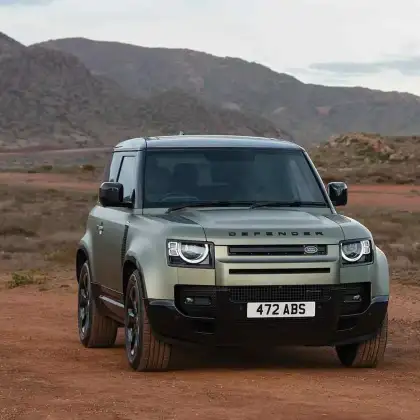 2025 Land Rover Defender 90 S