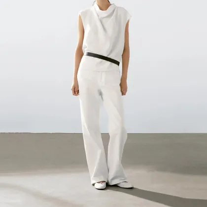 Women's flowing pleated collar vest