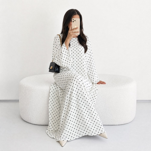 Dhibicda Polka xarrago leh ee Sleeve Sleeve Abaya