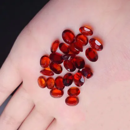 Wholesale Natural Fanta Garnet Oval Loose Stones