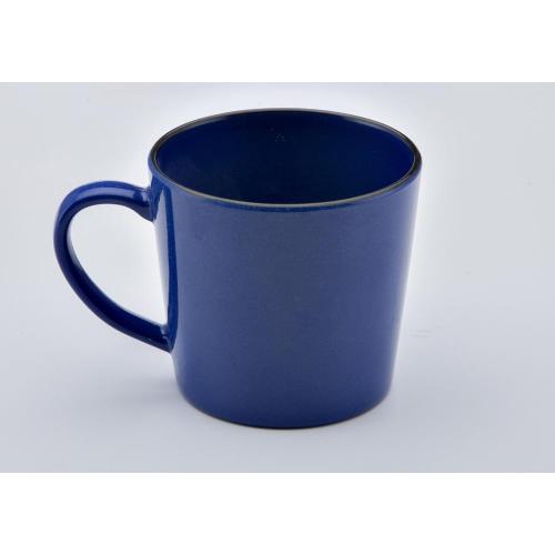 tasse en mélamine avec anse