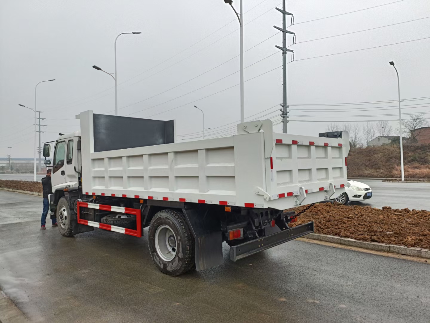 Japan ISUZU 240HP 14T diesel heavy Tipper truck