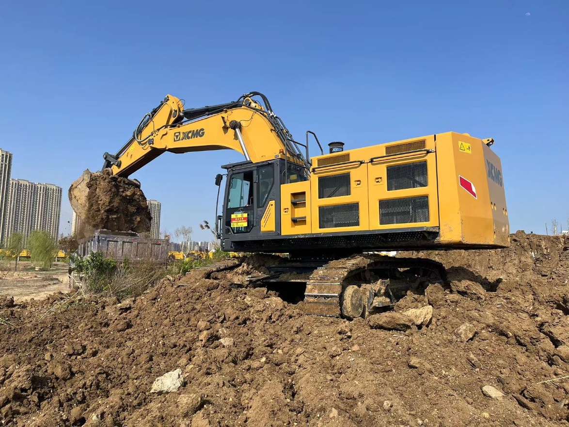 Used XCMG XE800GA crawler excavator