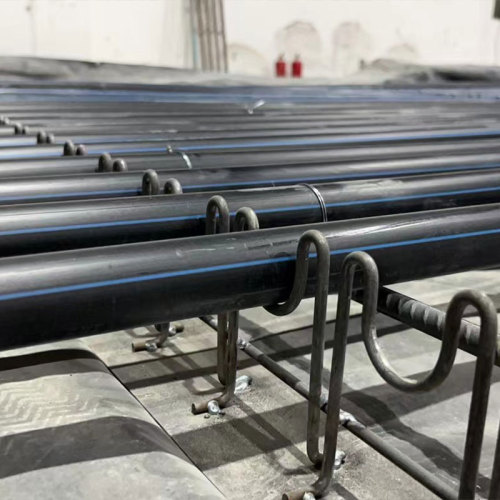 Надежные проставки для металлических труб М-образной формы