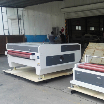 Lasergravurschneidmaschine in bd