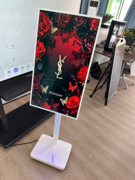 หน้าจอ LCD ในร่มเคลื่อนที่สำหรับจอแสดงผล Creative Studio