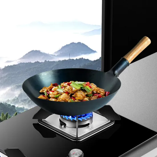 Stable Quality Traditional Chinese Carbon Steel Wok with Wooden Handle