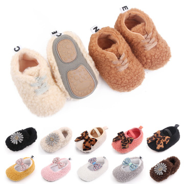 Cute and Comfortable: Suede, Bow, and Non-Slip Baby Shoes for Newborns to 1-Year-Olds