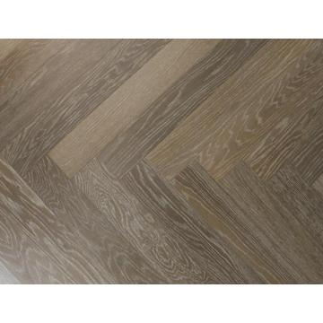 Oak herringbone wood engineered flooring