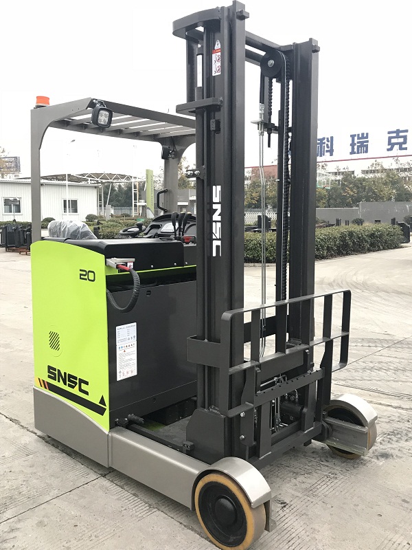 2T Reach Truck