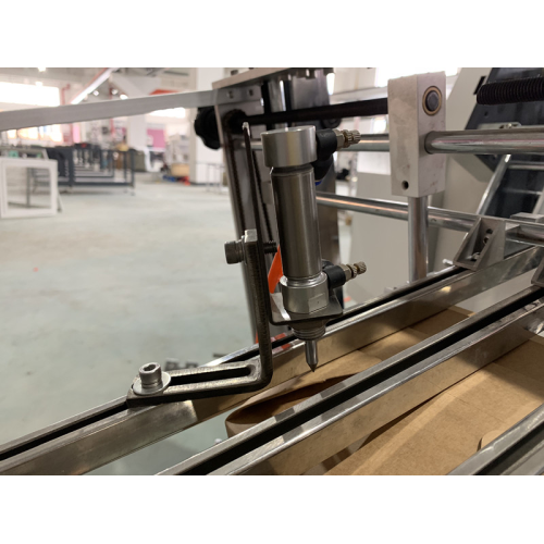 Vienos darbo stoties JNX-1200 kartoninių dėžių montavimo mašina