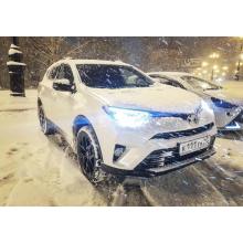 トヨタRAV4のユニバーサルカーマット