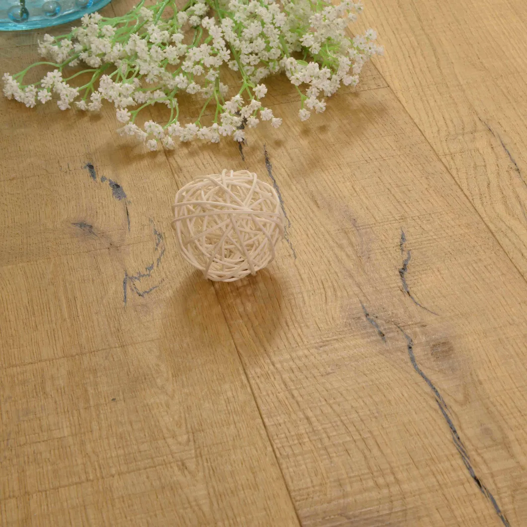 Corte cruzado de piso de madera de parquet de madera rústica.