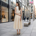 Elegante gonna longuette fluida in jacquard beige