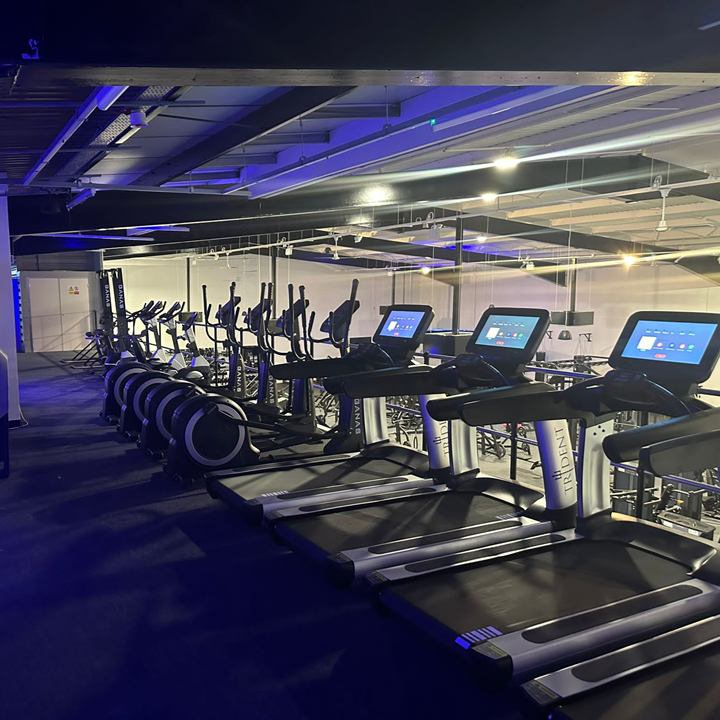 England High end luxury gym-Trident Fitness 1000SQM (7)