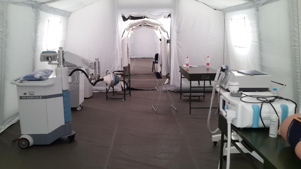 病院用の大きな膨張性テント