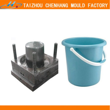 Plastic mould for plastic barrel