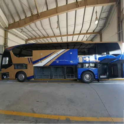 Right hand drive bus luxury coach 51 seats coach bus