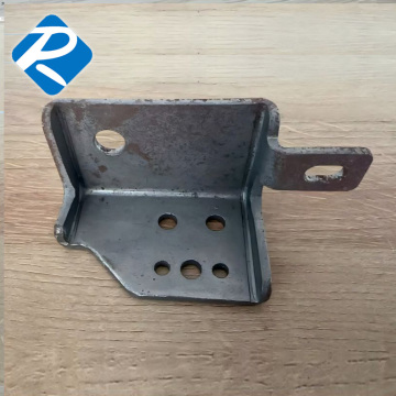 Estampagem de peças de chapa metálica (para montagem de escada)