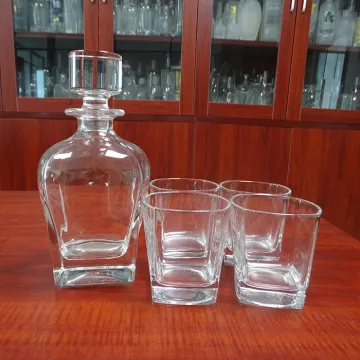 lead free crystal tableware 25oz whisky decanter crystal set with glass