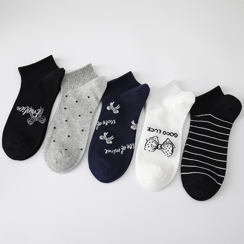 Модныя залатыя і срэбныя шаўковыя шкарпэткі