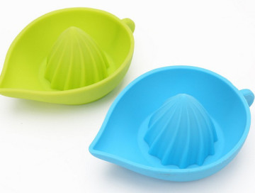 Wholesales cheap and qualified lemon squeezer silicone made juicer with OEM design