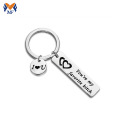 Keychain cruach dhosmálta saincheaptha le tag beag