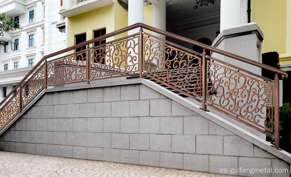 Pasamanos de la escalera de las casas interiores y dúplex al aire libre