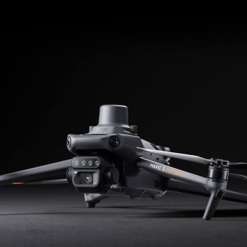 Mavic 3 Multispectral vs Phantom 4 Multispectral Combines RGB Camera and Multispectral camera M3M 20 MP 4/3-inch CMOS Mavic 3M
