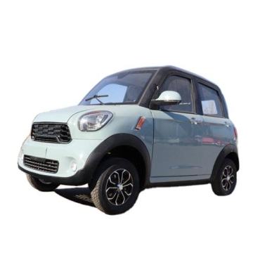 Çin'de ehliyetsiz mini elektrikli arabalar kullandı