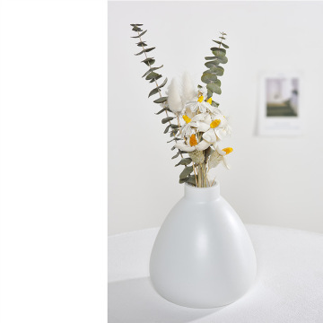 Nordische Keramikvase getrocknete Blütenarrangements für kleine Wohnräume