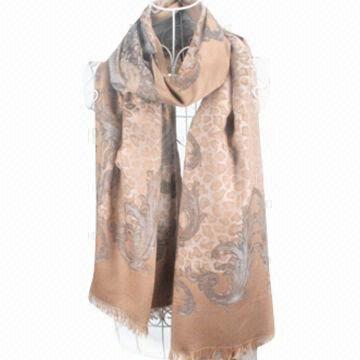 Cashmere scarf, leopard grain design, jacquard tassel