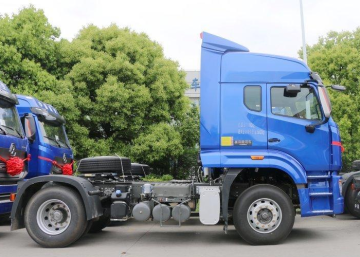 8 Wheels Sinotruk Howo Used Tractor Truck