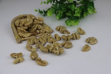 Sulphite-Free Extra Light Walnut Halves
