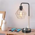 Lampes de table industrielles avec des ports de chargement USB