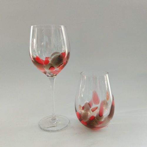 hochwertiges buntes Kelchglas für Rotwein