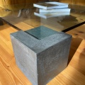 Einfacher quadratischer Glasgrau Beton Couchtisch