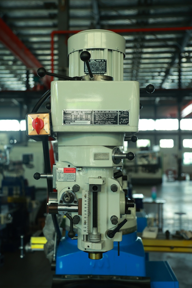 Blue turret milling machine