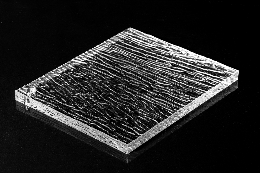 Scheda acrilica strutturata con una buona trasmissione