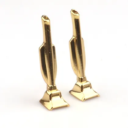 Cross-border selling new little golden finger-shaped metal snuff bottle