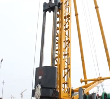 DD105 Diesel Pile Hammer with guide rod