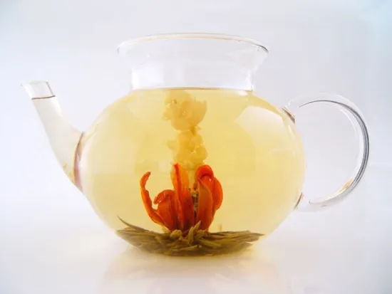 Lily blooming tea