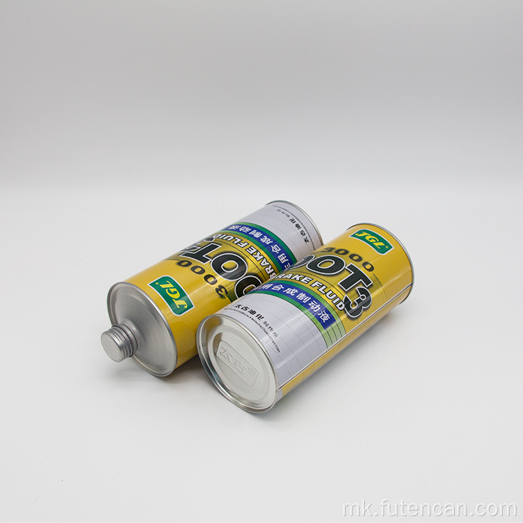 Завртете го горниот дел Кружни лименки со течност за сопирачките