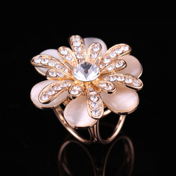 New fashion woman dress flowers brooches