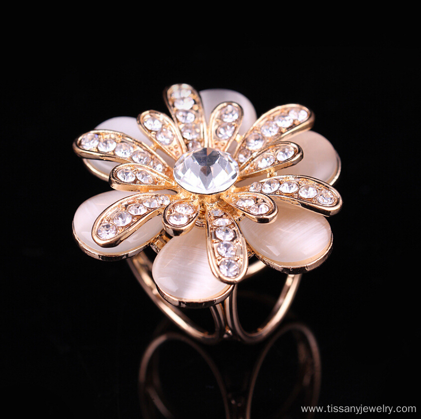 New fashion woman dress flowers brooches