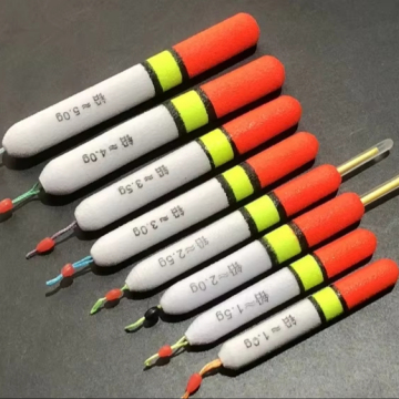 Stylos à poissons flottants dans les plans d'eau: ruisseaux, lacs, réservoirs et étangs