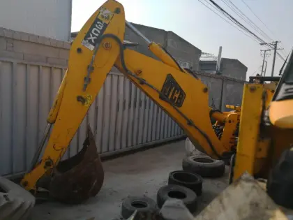 Used Old model JCB 3CX Backhoe Loader